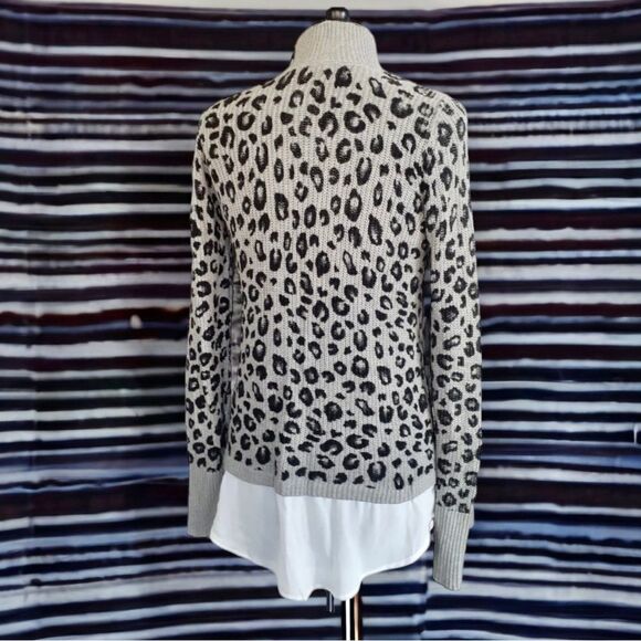 Apt.9 Gray Leopard Animal Print Shirttail Turtleneck Layered Look Sweater M EUC - Picture 3 of 16